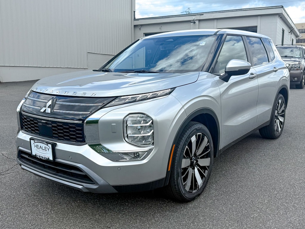 New 2026 Mitsubishi Outlander SE SUV