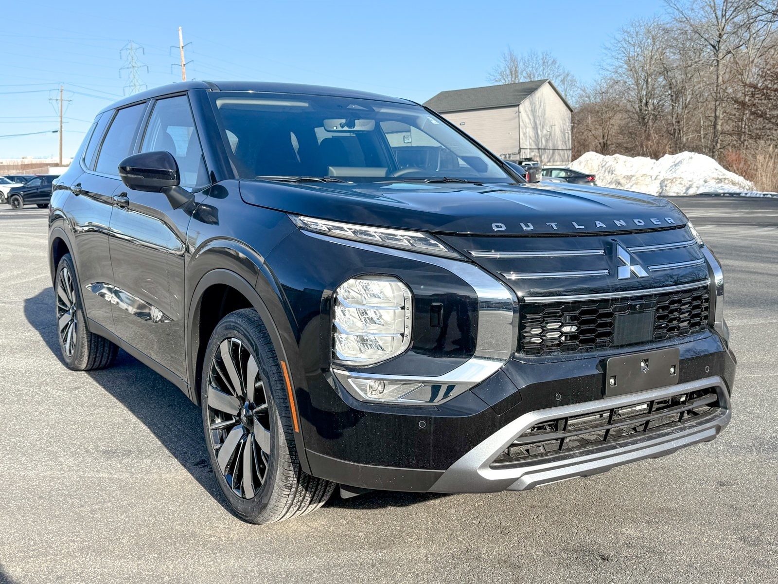 2026 Mitsubishi Outlander SE's photo