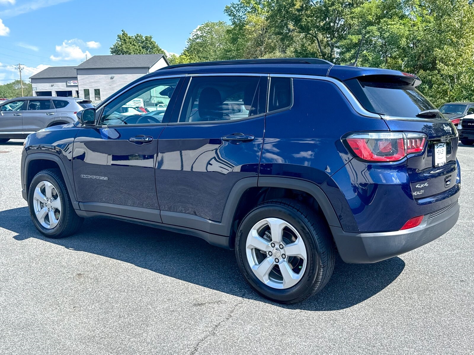 2020 Jeep Compass Latitude photo 2