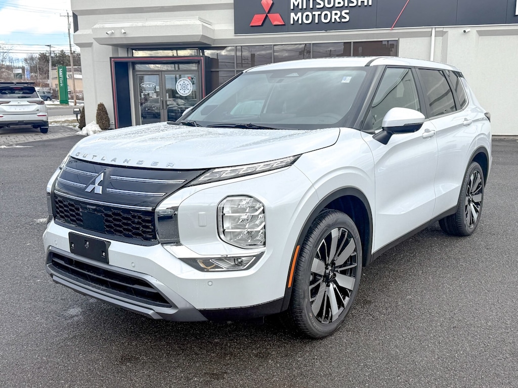 New 2026 Mitsubishi Outlander SE SUV