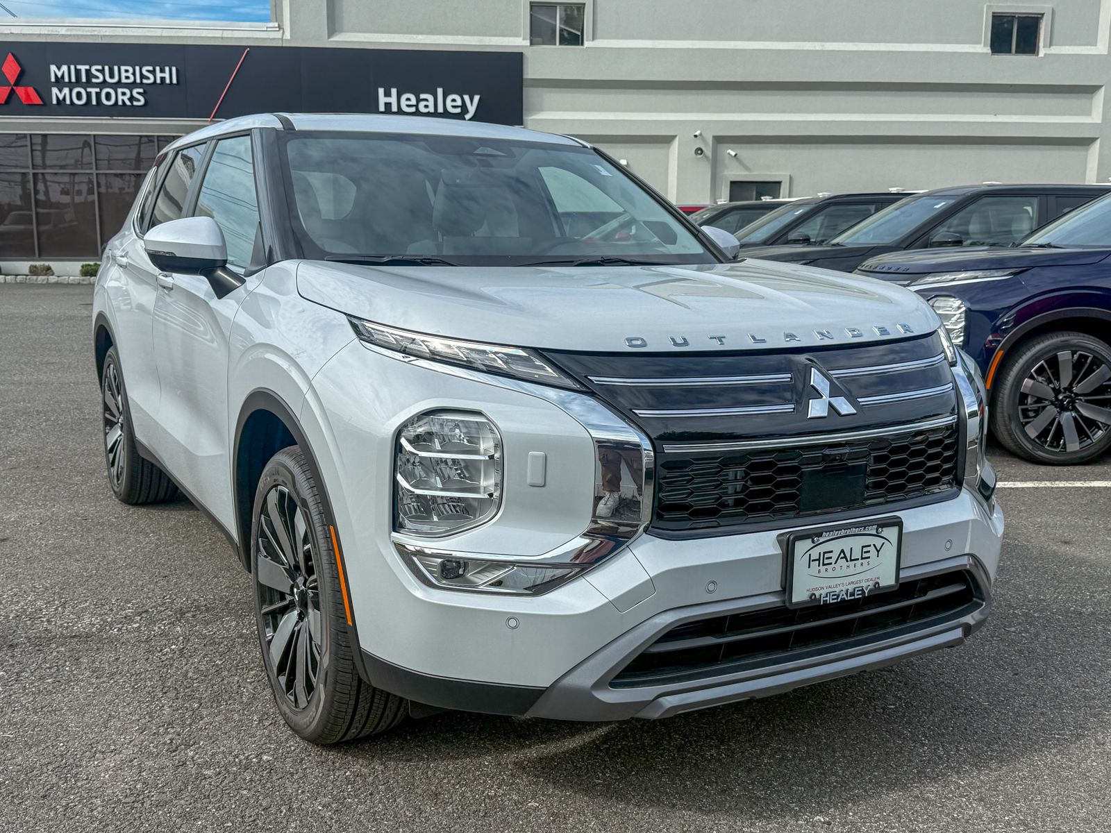2026 Mitsubishi Outlander SE