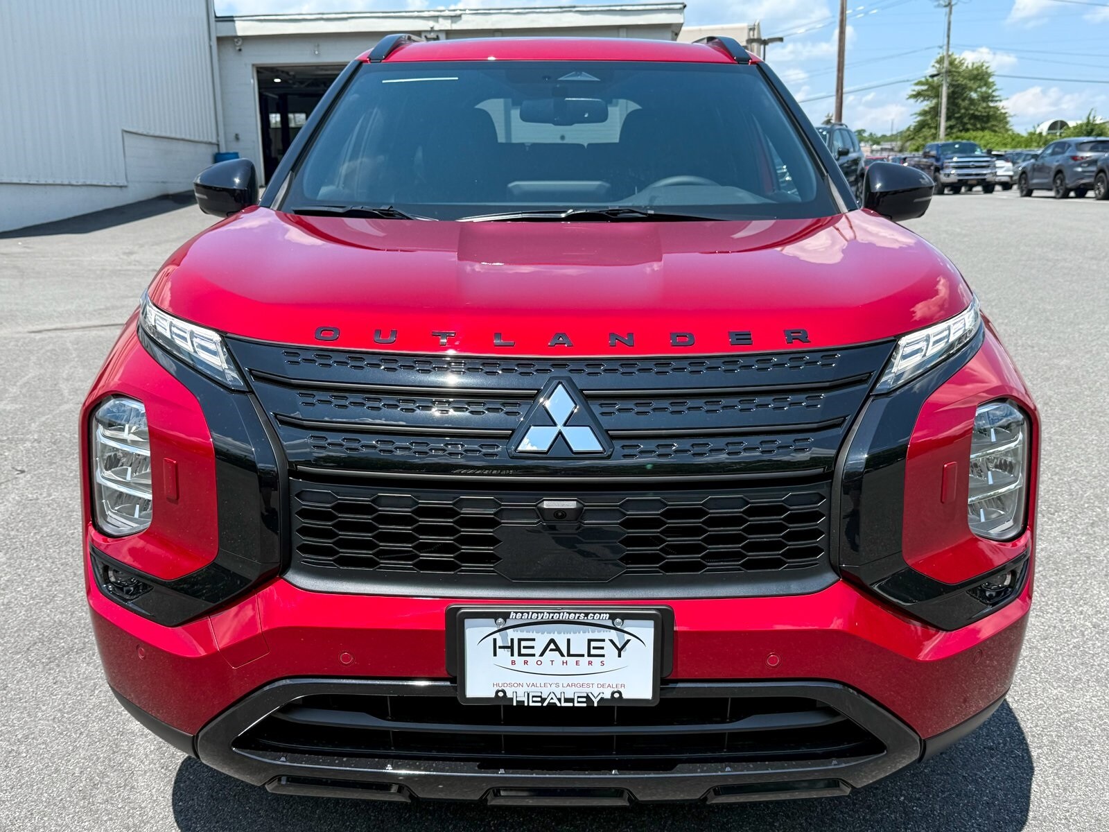 2025 Mitsubishi Outlander PHEV photo 4