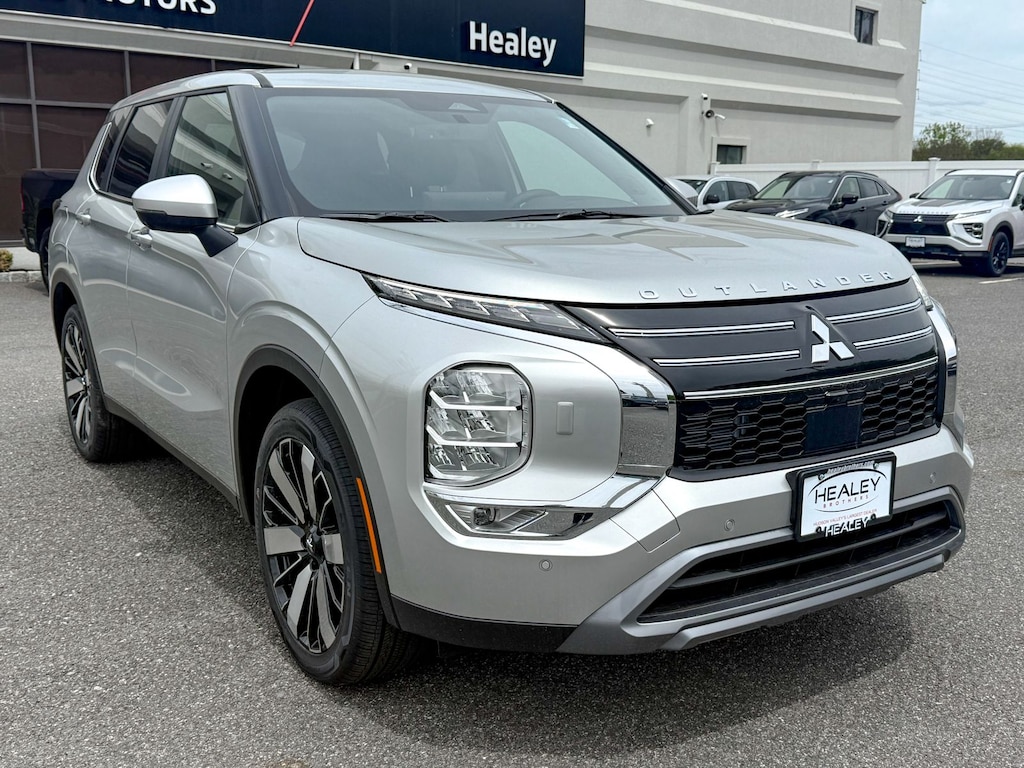 New 2026 Mitsubishi Outlander SE SUV