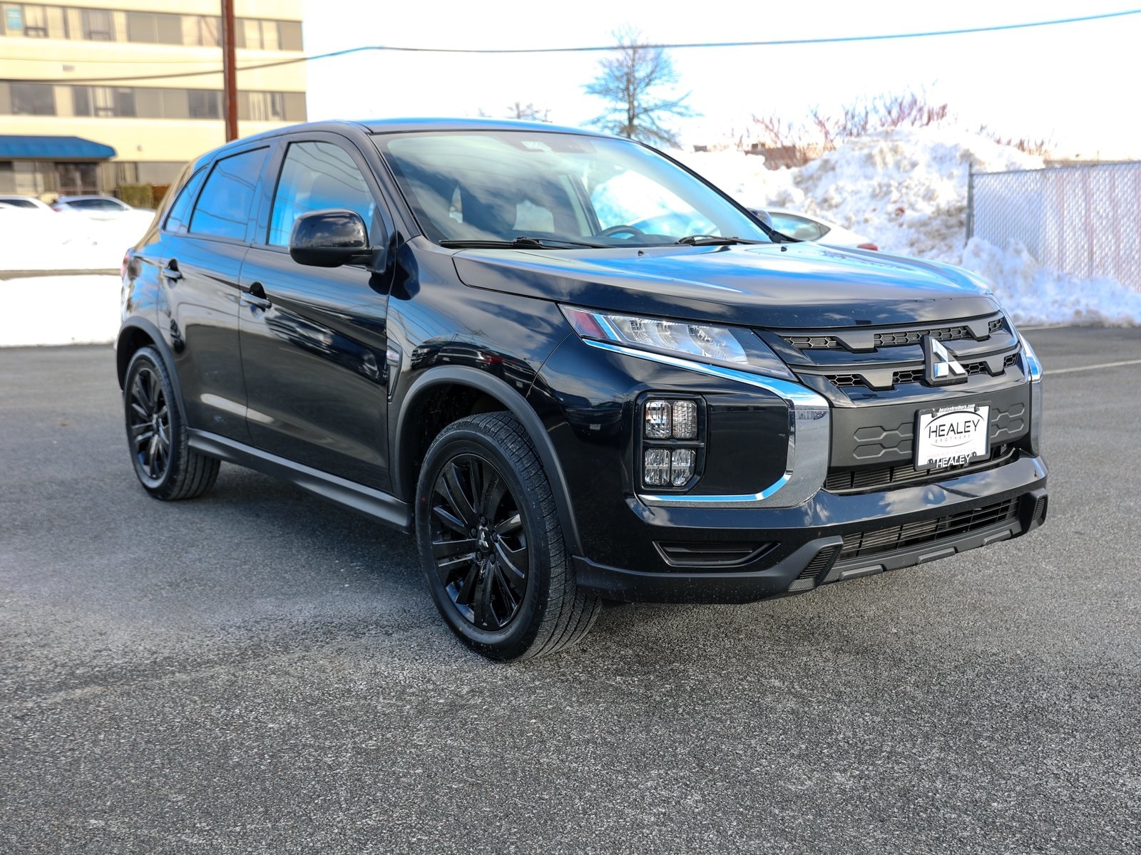 2023 Mitsubishi Outlander Sport LE's photo