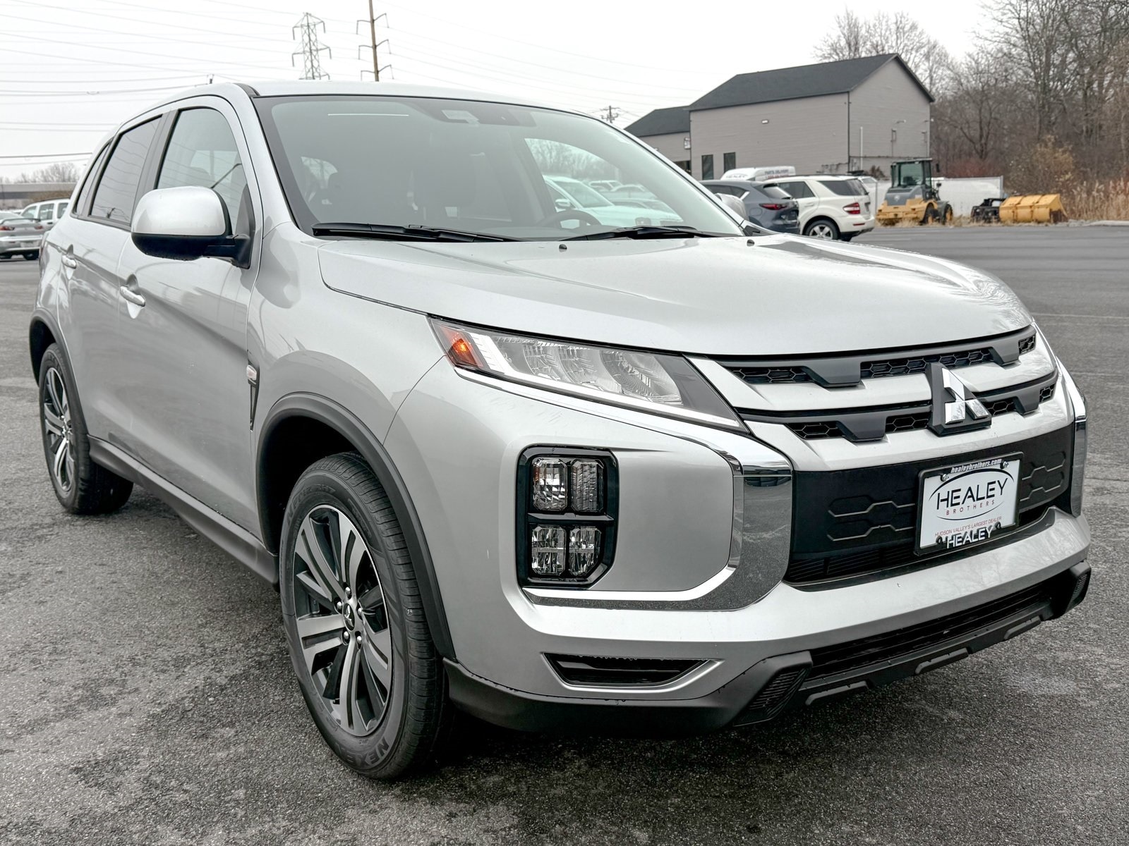 2025 Mitsubishi Outlander Sport ES's photo