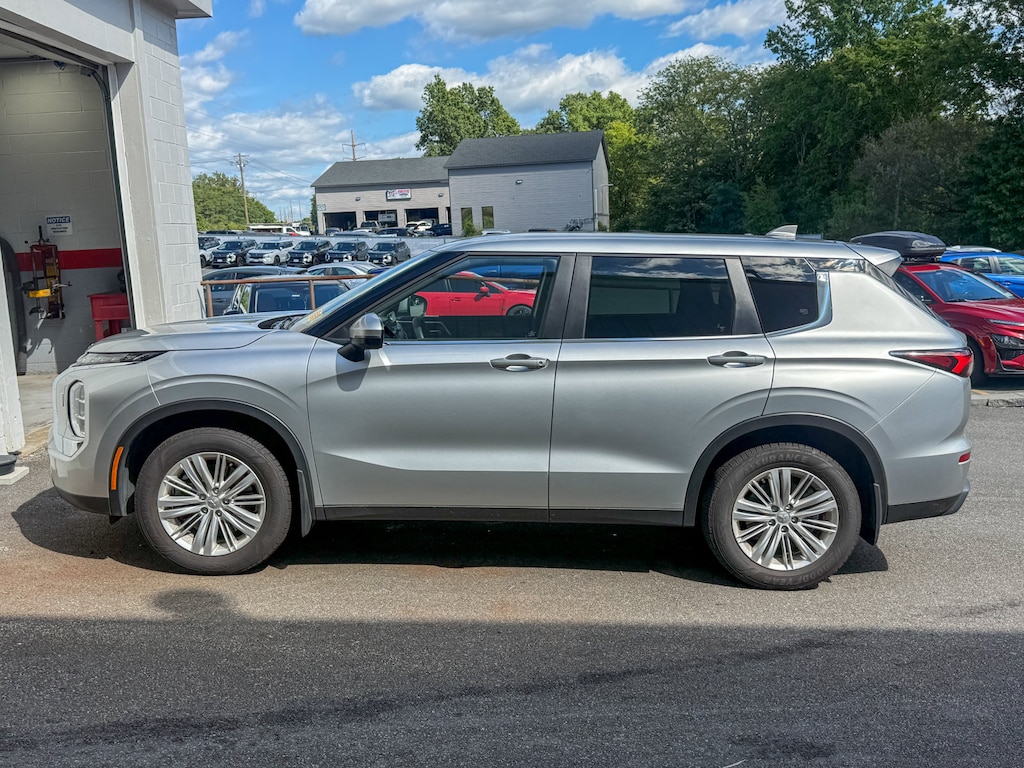 Certified 2023 Mitsubishi Outlander ES SUV