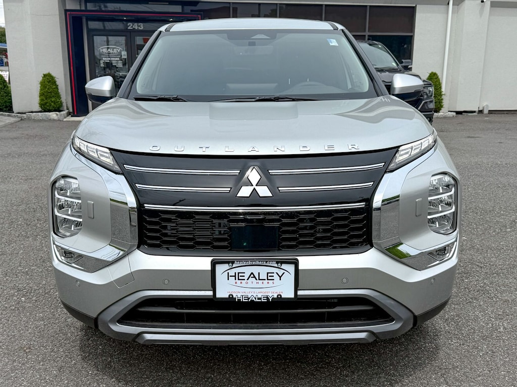 New 2026 Mitsubishi Outlander SE SUV