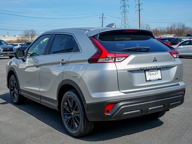 2025 Mitsubishi Eclipse Cross LE photo 2