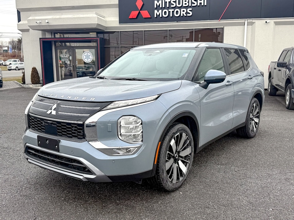 New 2026 Mitsubishi Outlander SE SUV