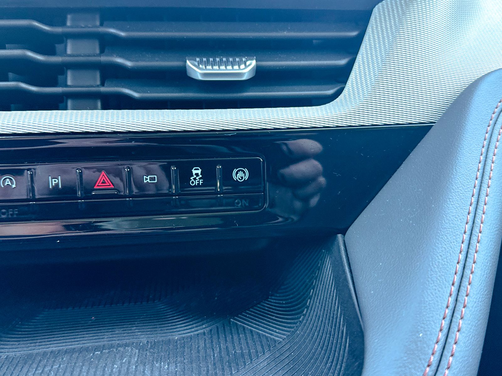 2025 Ford Explorer Active - Photo 34