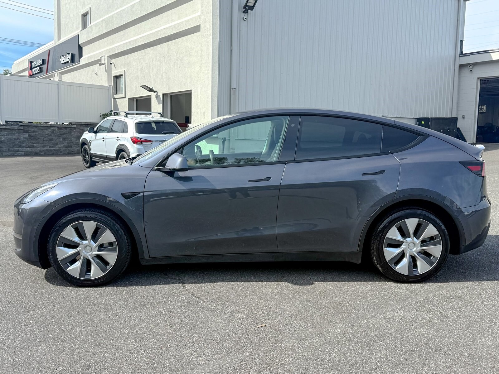 2020 Tesla Model Y Long Range photo 3
