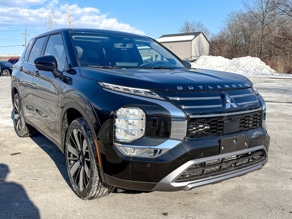 New 2026 Mitsubishi Outlander SE SUV