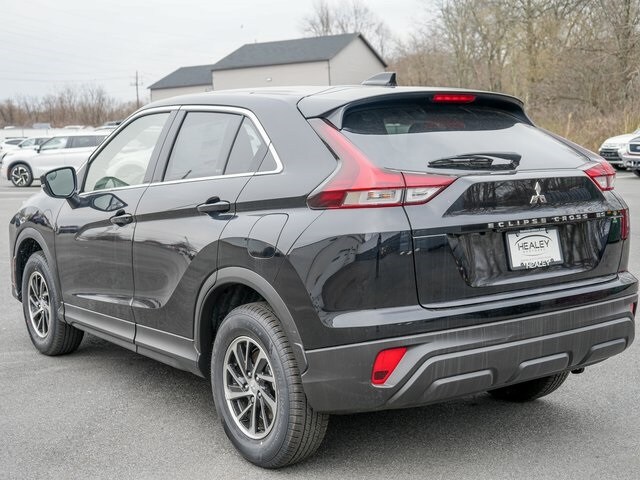2025 Mitsubishi Eclipse Cross ES photo 2