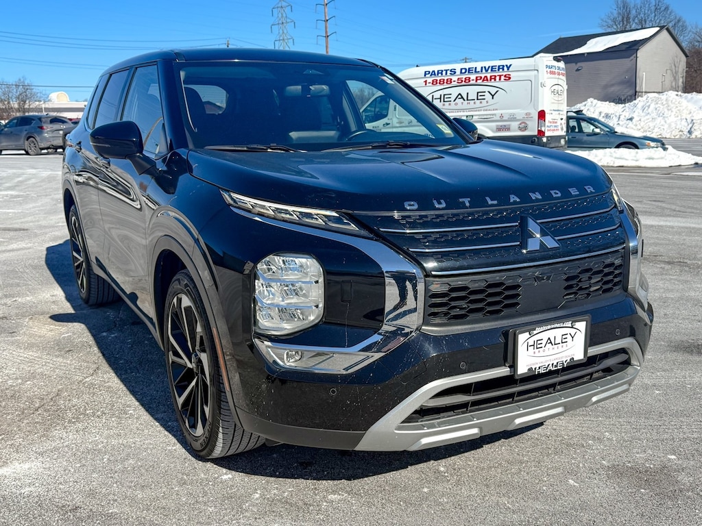 Used 2022 Mitsubishi Outlander SE SUV