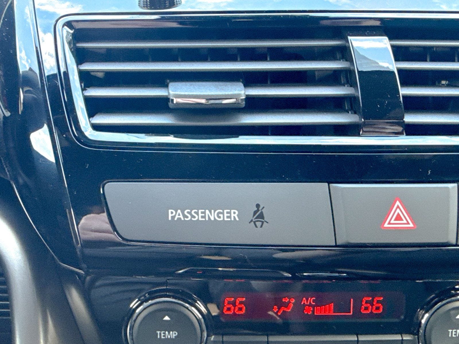 2026 Mitsubishi Eclipse Cross Black Edition - Photo 32