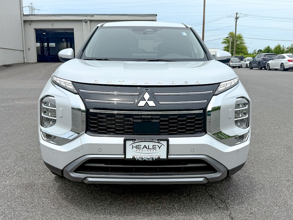 New 2026 Mitsubishi Outlander SE SUV
