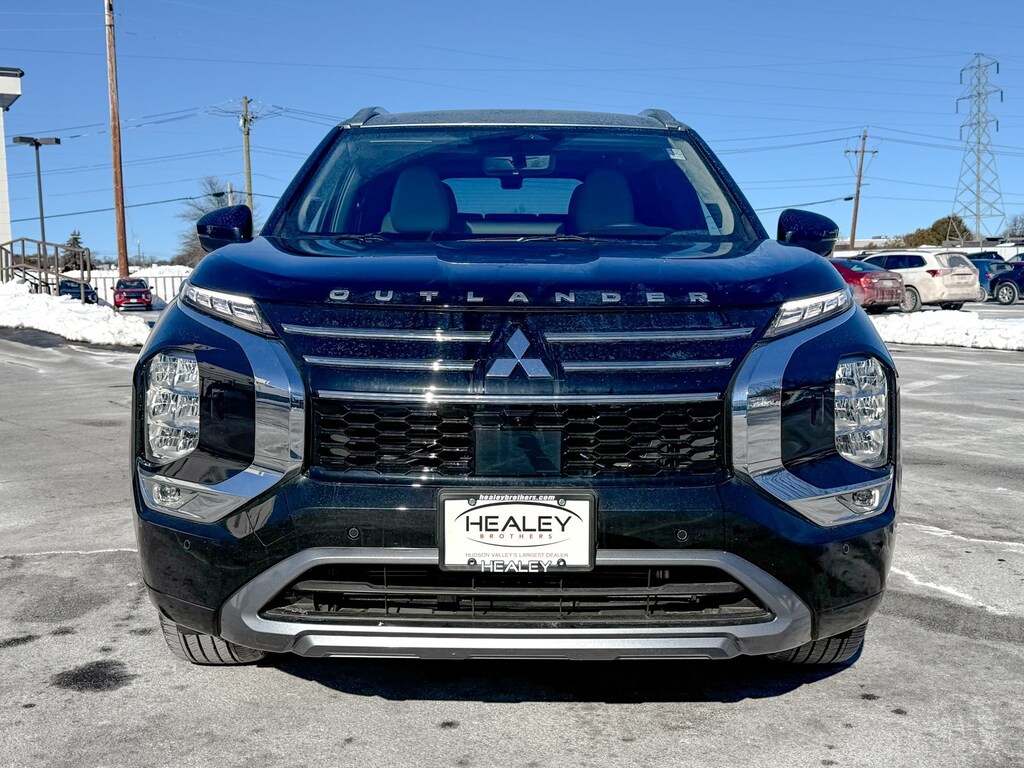 New 2025 Mitsubishi Outlander Platinum Edition SUV