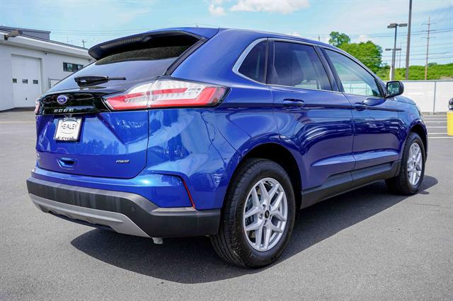 Used 2024 Ford Edge SEL with VIN 2FMPK4J95RBA82585 for sale in Middletown, NY