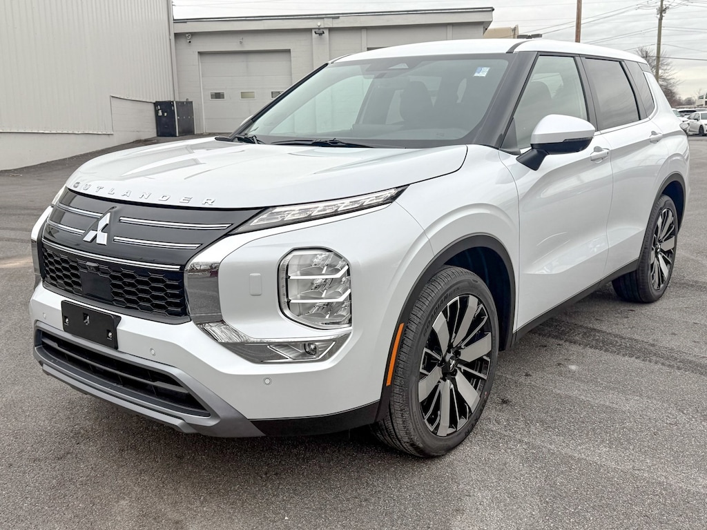 New 2026 Mitsubishi Outlander SE SUV