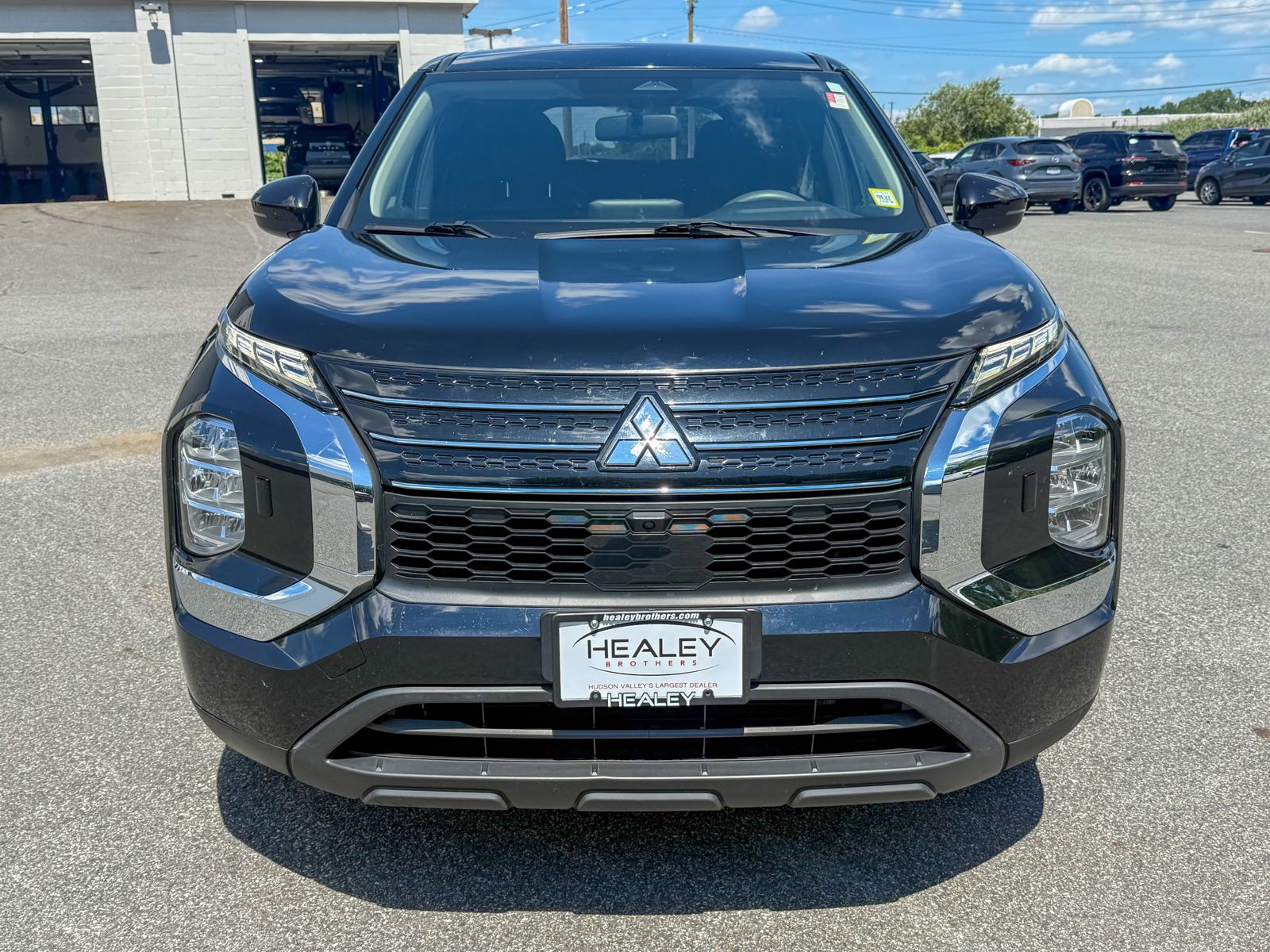 Used 2022 Mitsubishi Outlander ES with VIN JA4J4TA84NZ006976 for sale in Middletown, NY