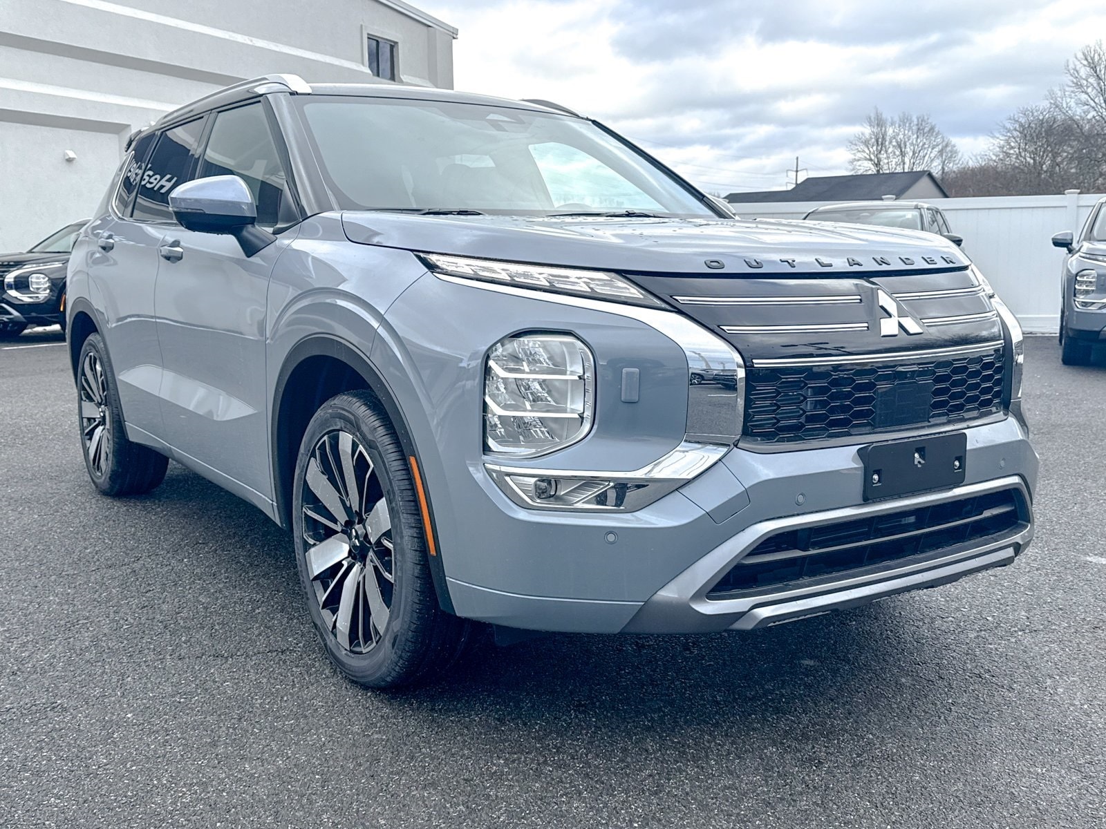 2026 Mitsubishi Outlander SEL's photo