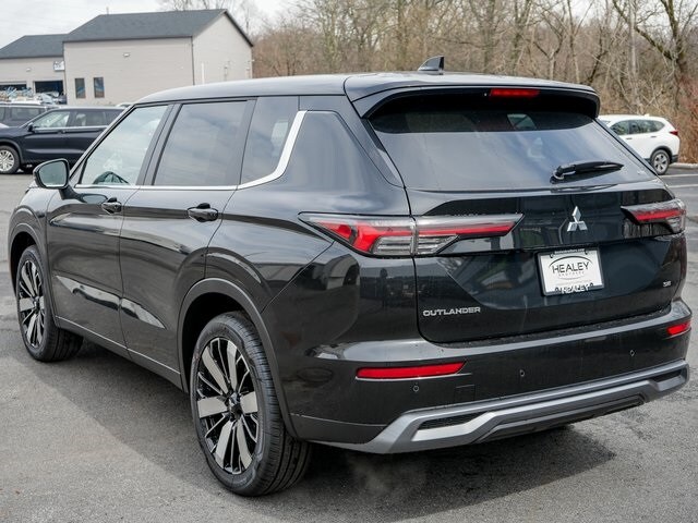 2025 Mitsubishi Outlander SE S-AWC photo 2