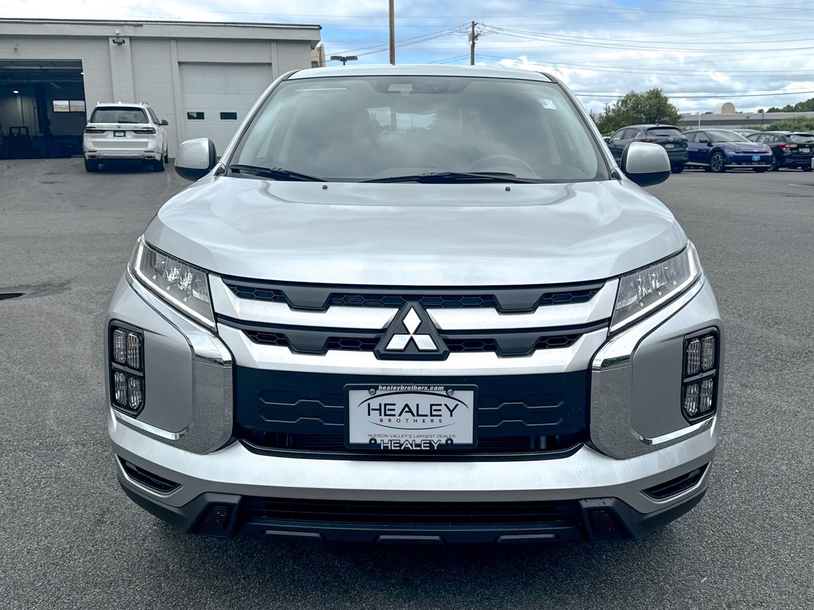 2025 Mitsubishi Outlander Sport ES photo 2