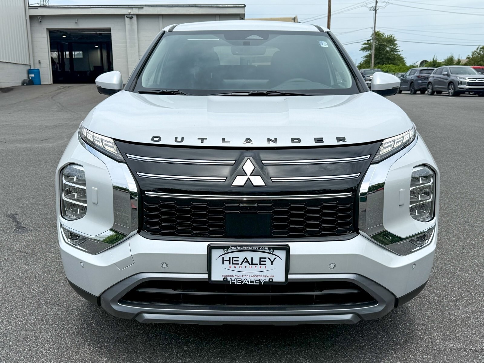 2025 Mitsubishi Outlander SE Ralliart photo 4