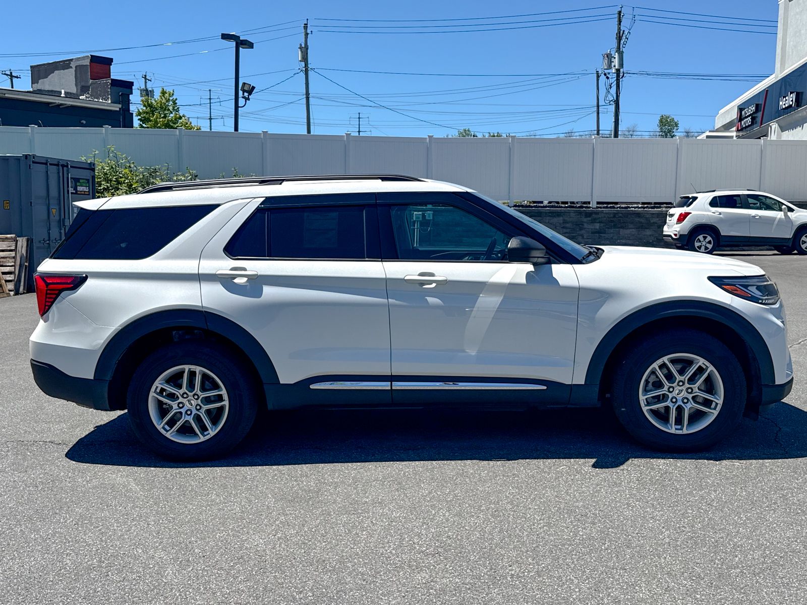 2025 Ford Explorer Active - Photo 8