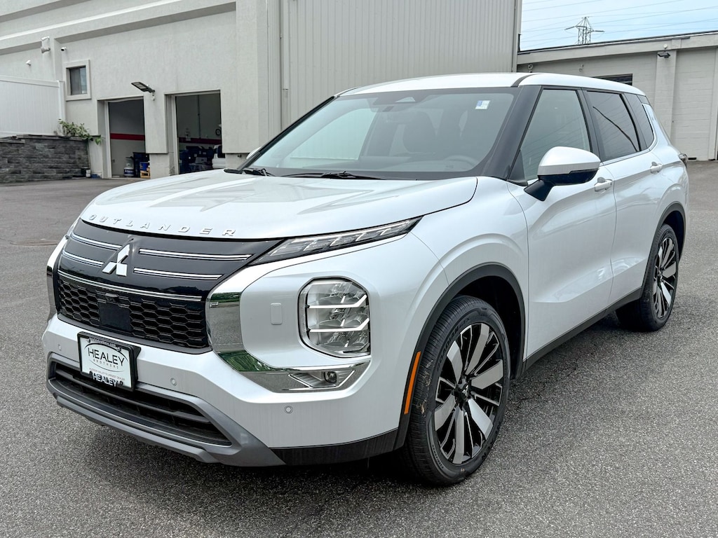 New 2026 Mitsubishi Outlander SE SUV