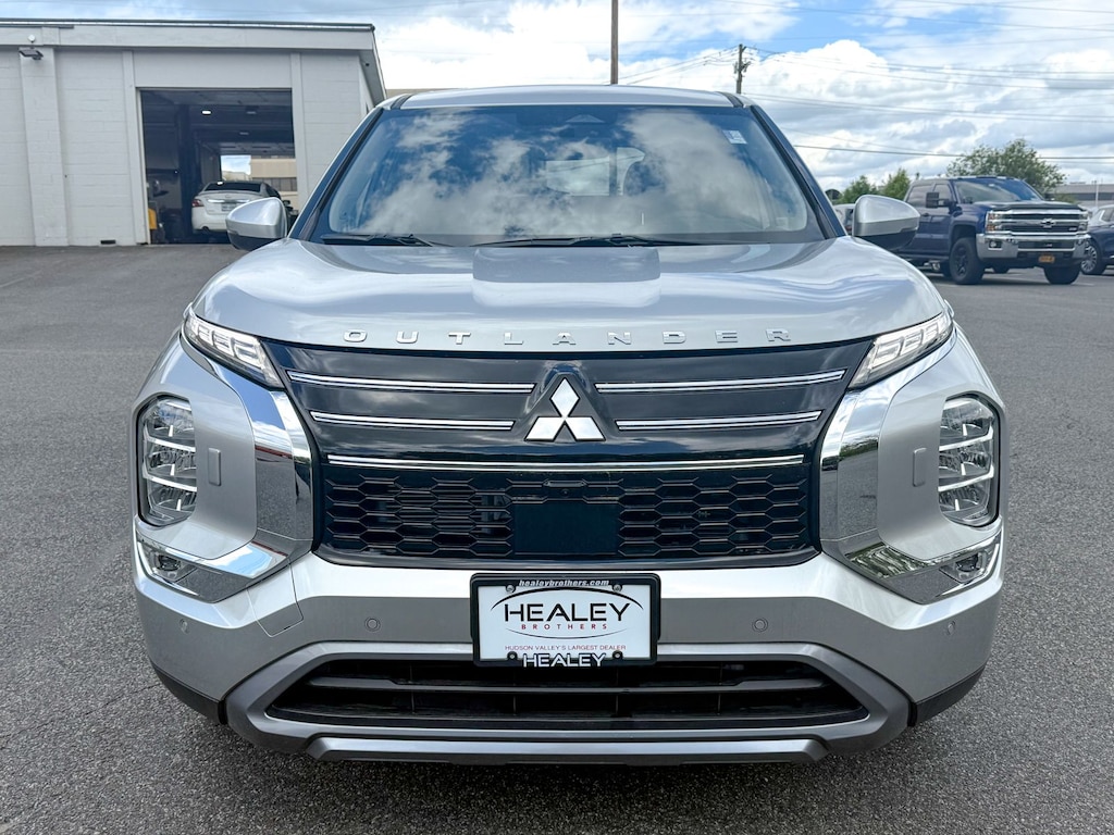 New 2026 Mitsubishi Outlander SE SUV
