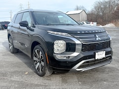 2025 Mitsubishi Outlander Platinum Edition SUV