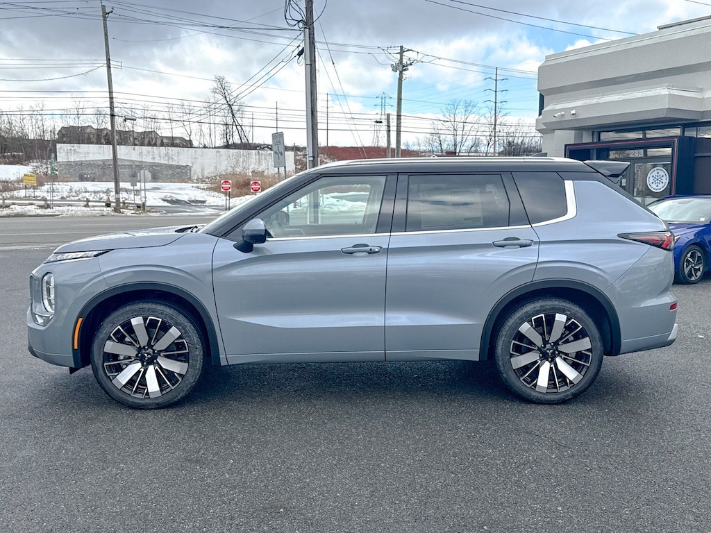 New 2026 Mitsubishi Outlander SEL SUV
