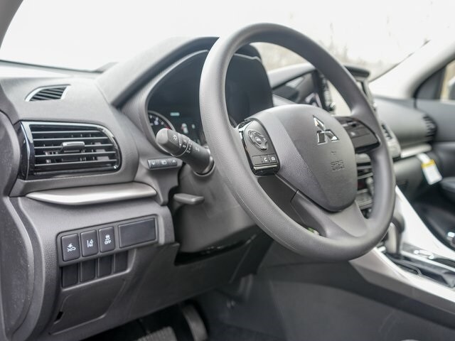 2025 Mitsubishi Eclipse Cross ES photo 3