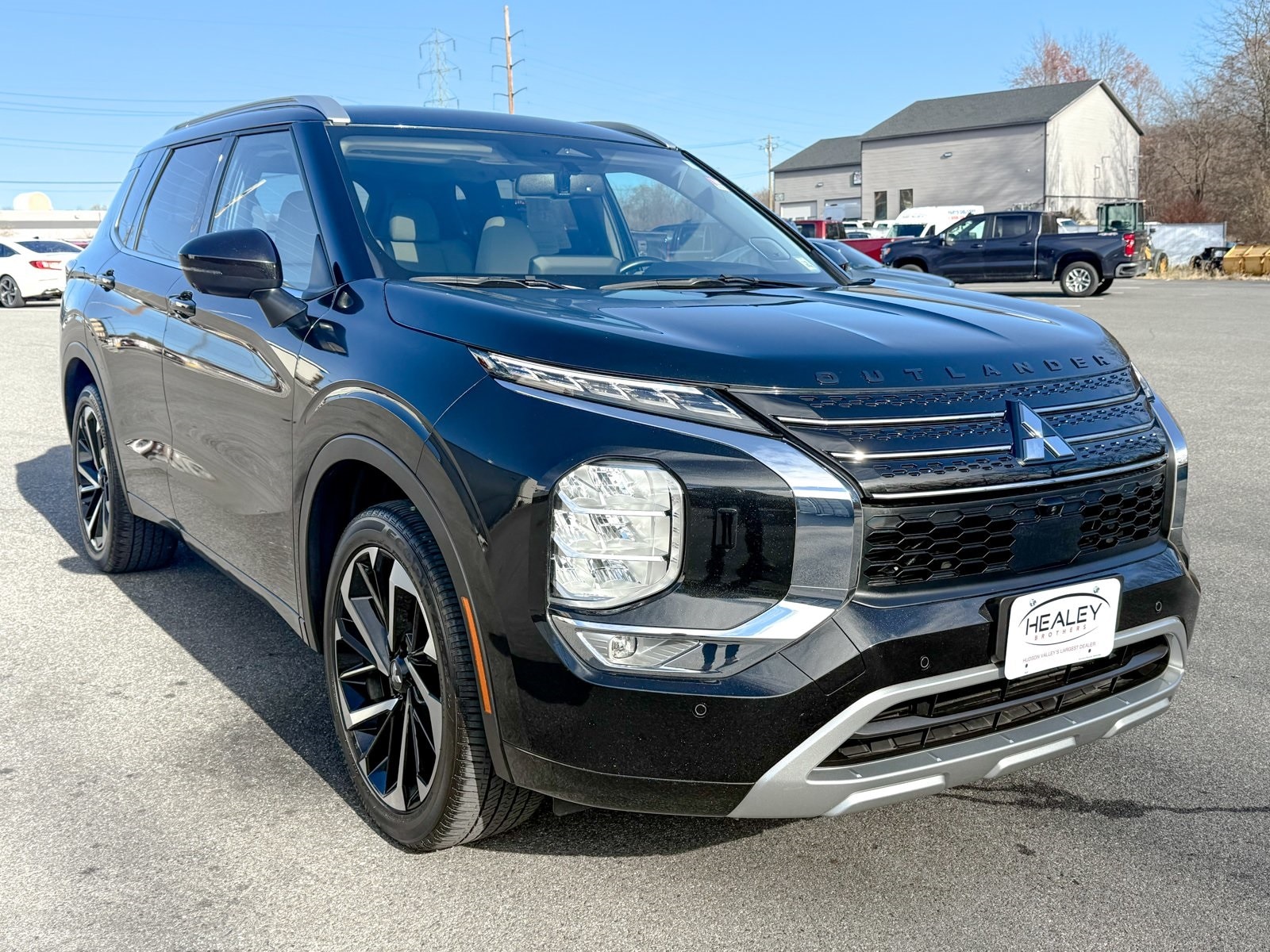 2024 Mitsubishi Outlander SEL's photo