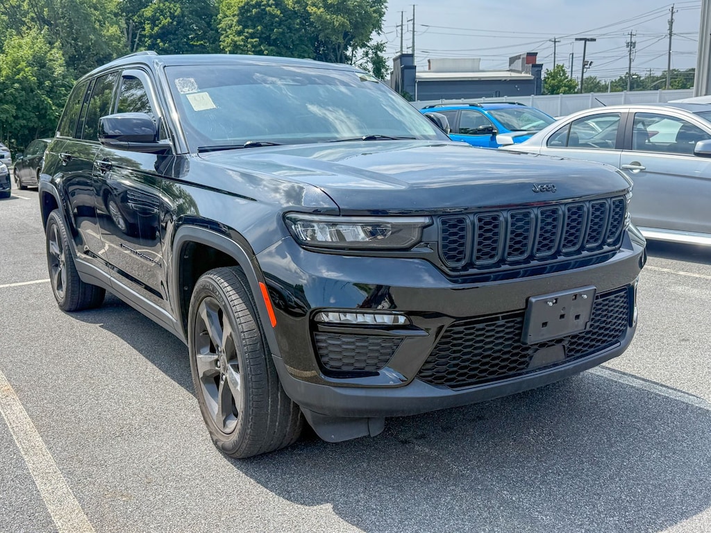 Used 2023 Jeep Grand Cherokee Limited SUV