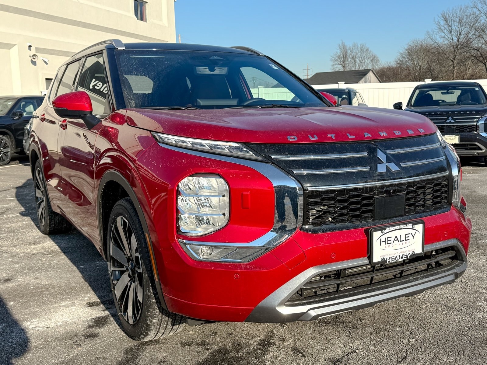 2025 Mitsubishi Outlander SEL's photo