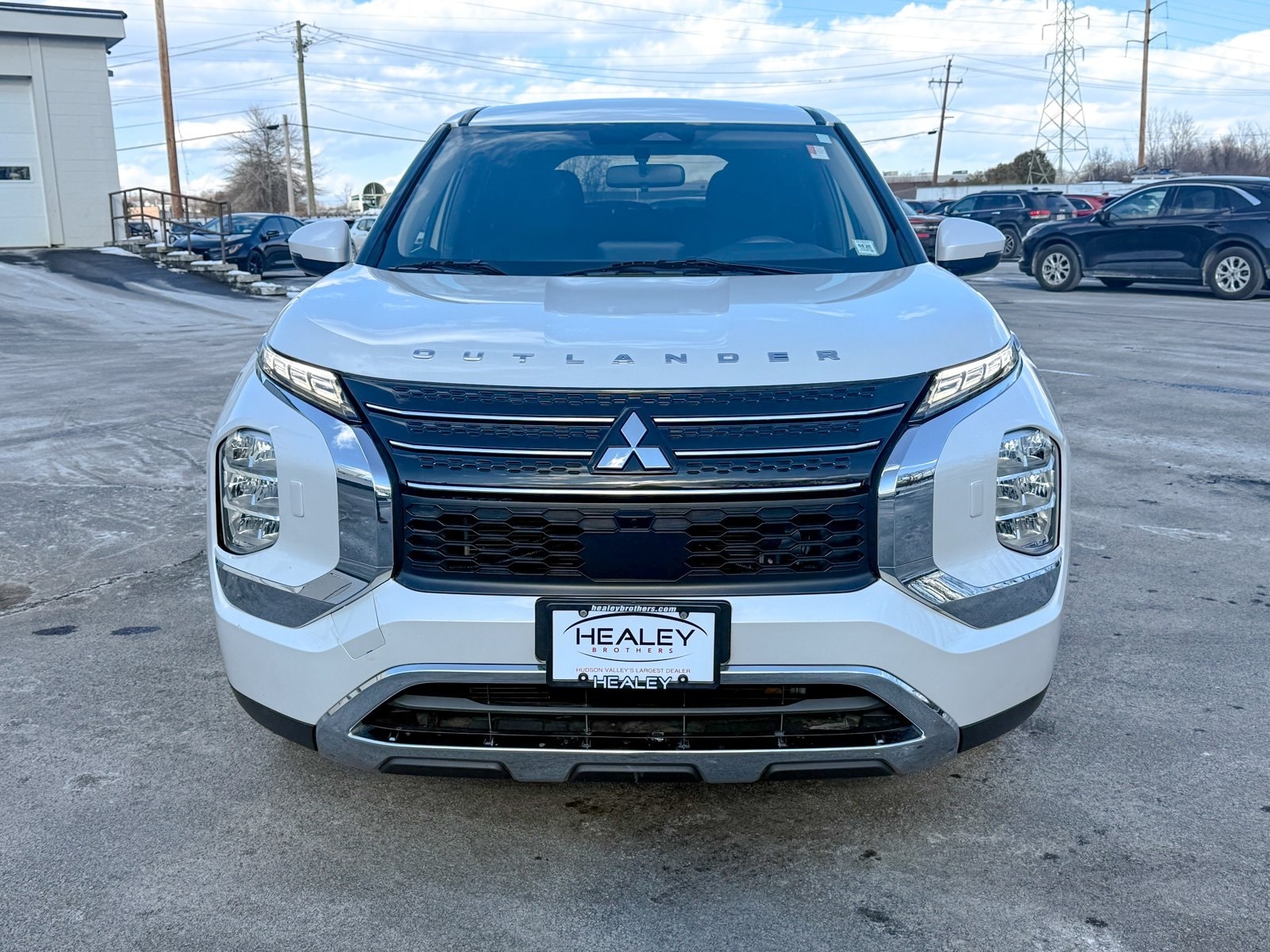 Used 2022 Mitsubishi Outlander ES with VIN JA4J4TA87NZ053645 for sale in Middletown, NY