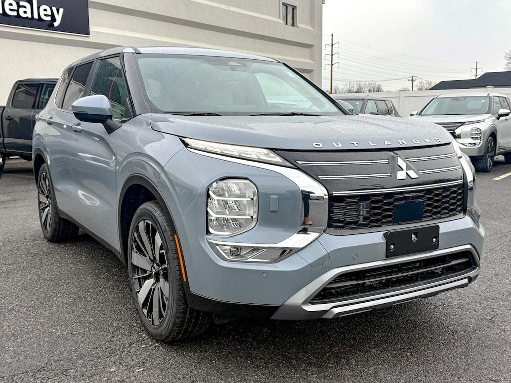 New 2026 Mitsubishi Outlander SE SUV
