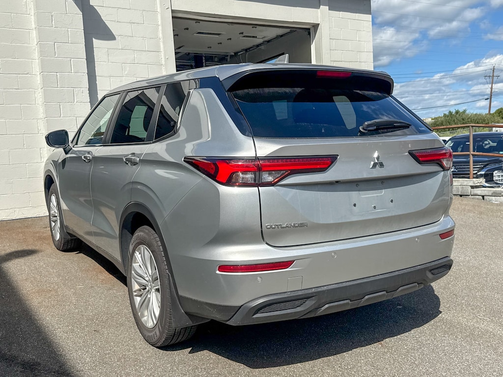 Certified 2023 Mitsubishi Outlander ES SUV