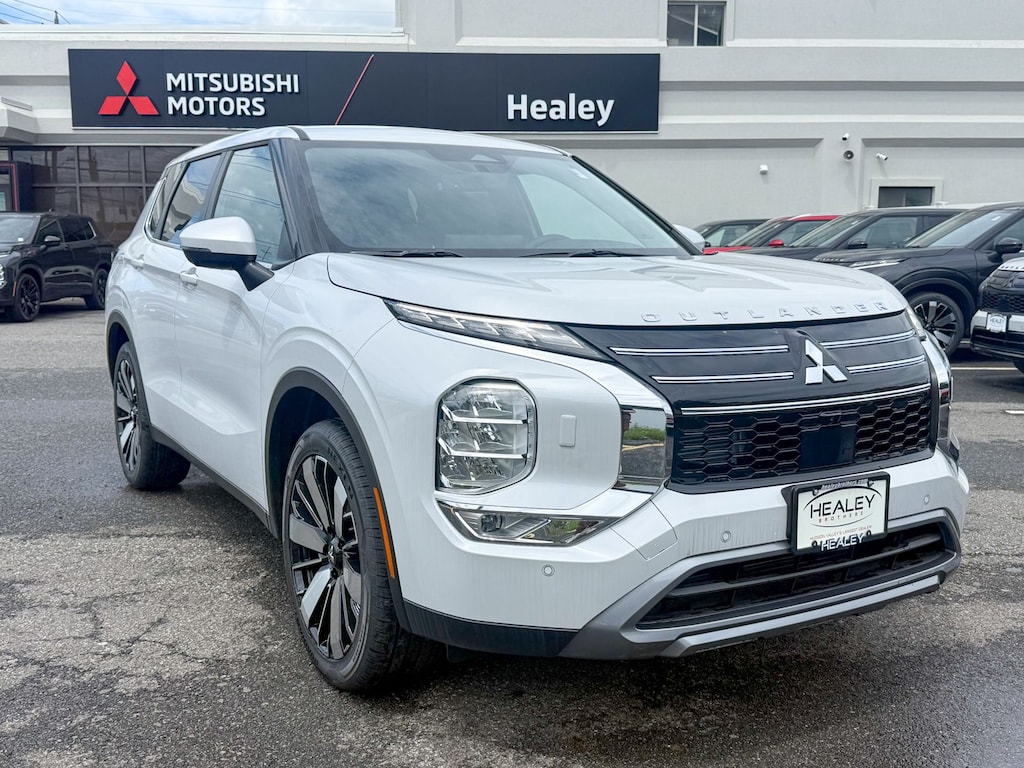 New 2026 Mitsubishi Outlander SE SUV