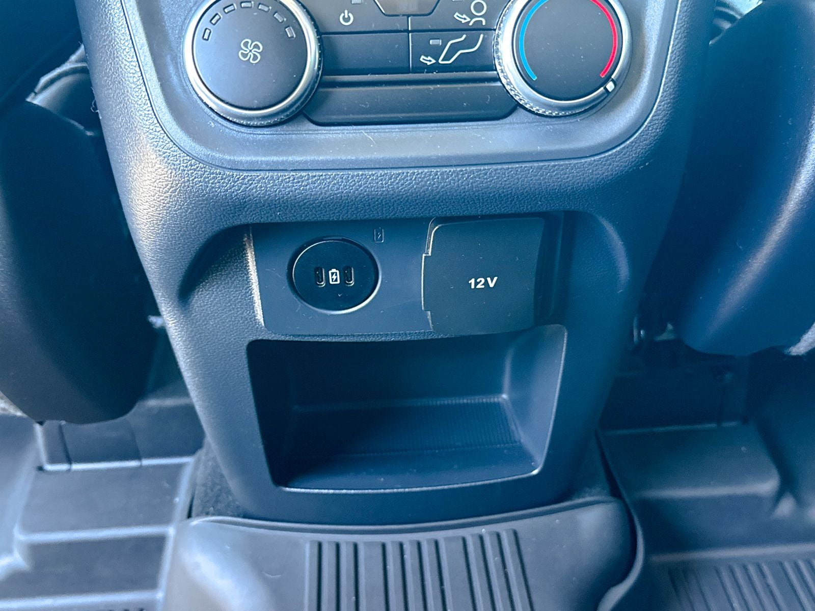2025 Ford Explorer Active - Photo 24