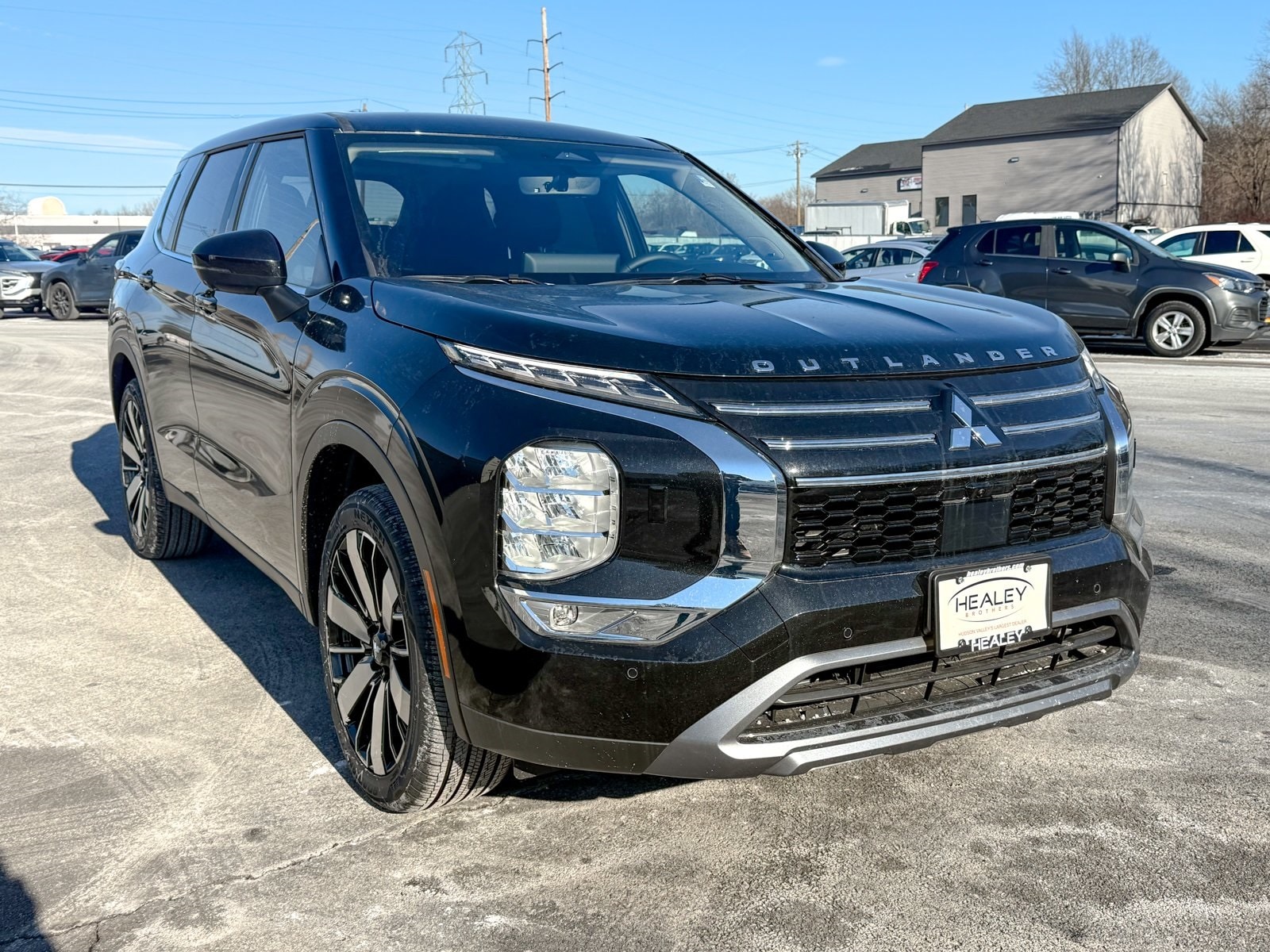 2025 Mitsubishi Outlander SE's photo