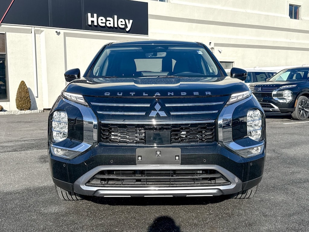 New 2026 Mitsubishi Outlander SE SUV