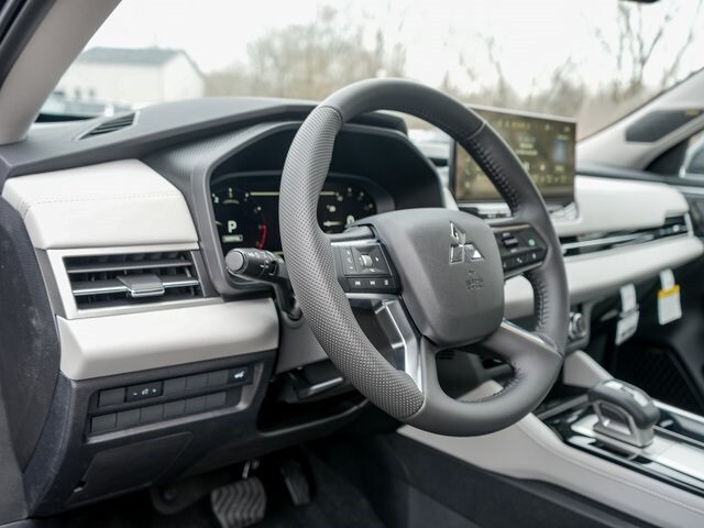 2025 Mitsubishi Outlander SE S-AWC photo 3