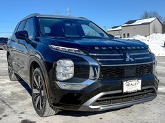 2025 Mitsubishi Outlander Platinum Edition SUV