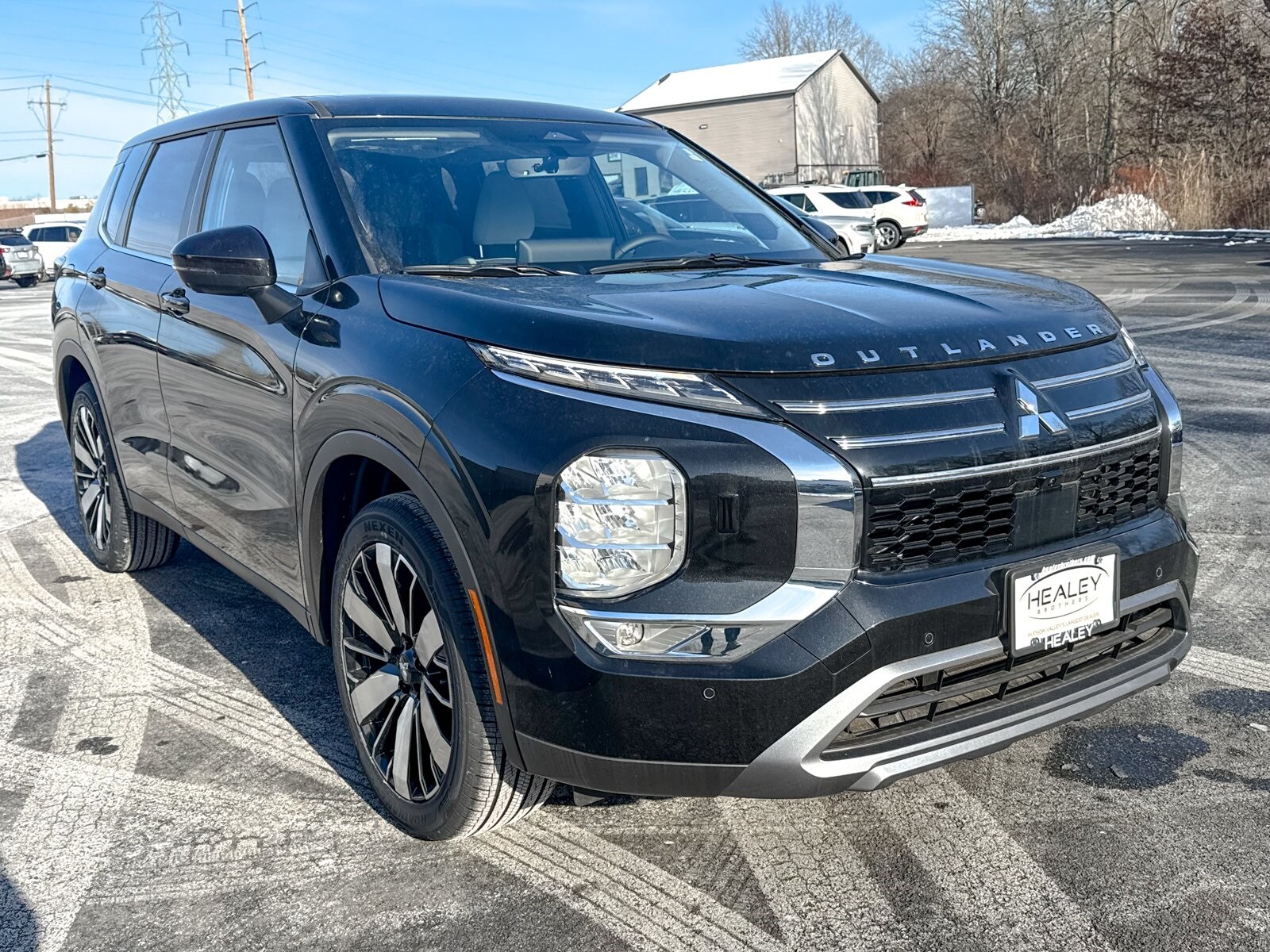 2025 Mitsubishi Outlander SE's photo