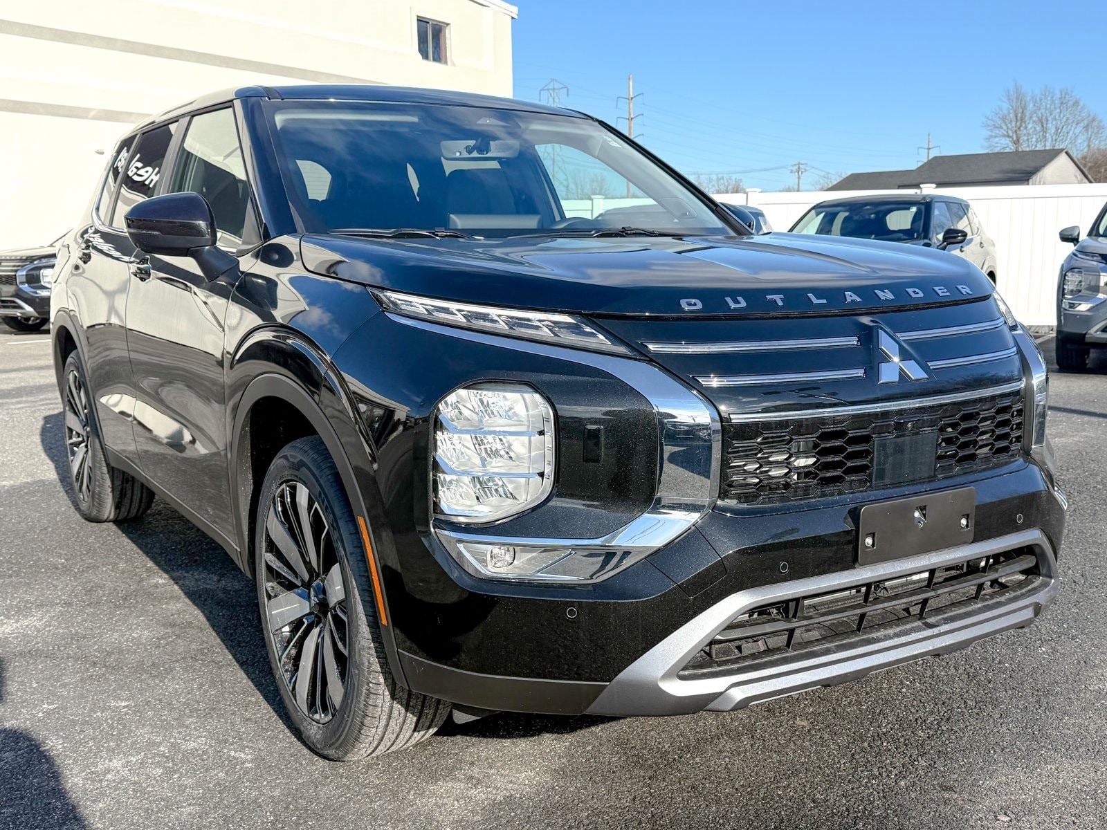 2026 Mitsubishi Outlander SE's photo