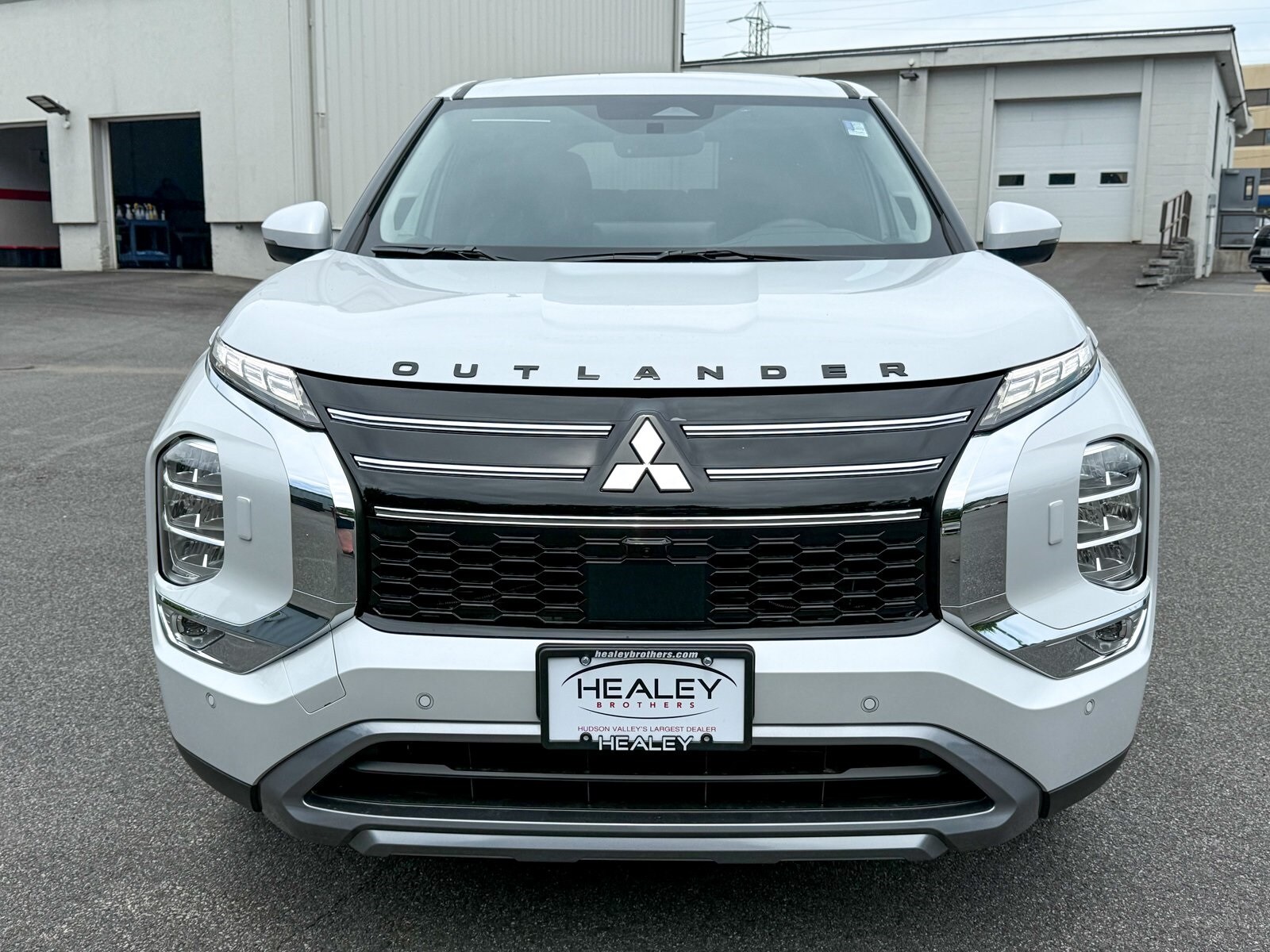 2025 Mitsubishi Outlander SE Ralliart photo 4