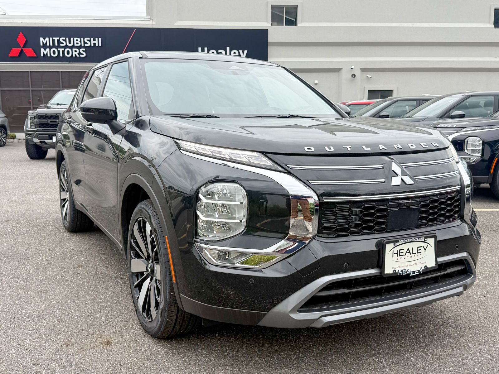 2026 Mitsubishi Outlander SE